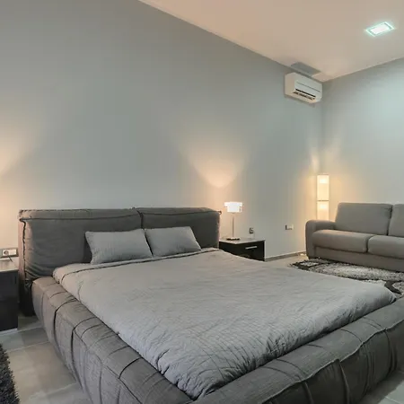 9 April Village Sea & Варна