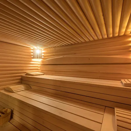 9 April Village Sea & Гостевой дом Варна