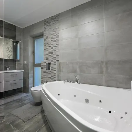 9 April Village Sea & Гостевой дом *